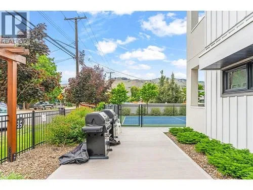 Furnished Studio Condo with Gym & Pool near Vernon Hospital